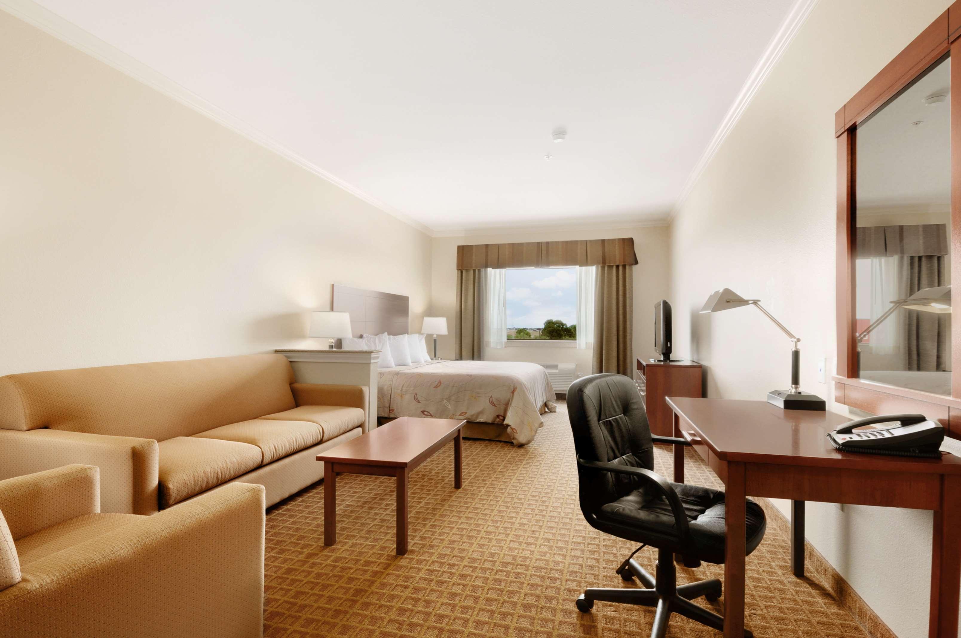 Ramada By Wyndham College Station Hotel Ruang foto