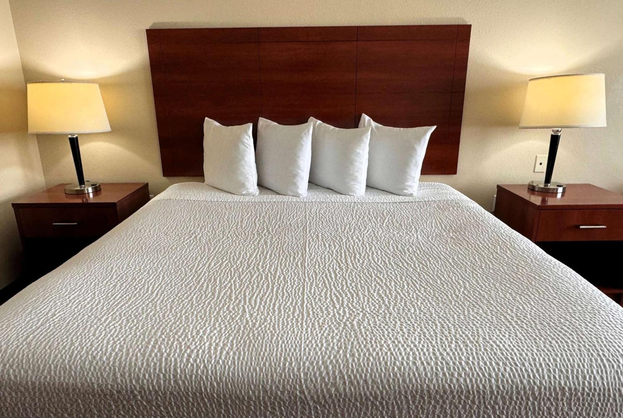 Ramada By Wyndham College Station Hotel Bagian luar foto