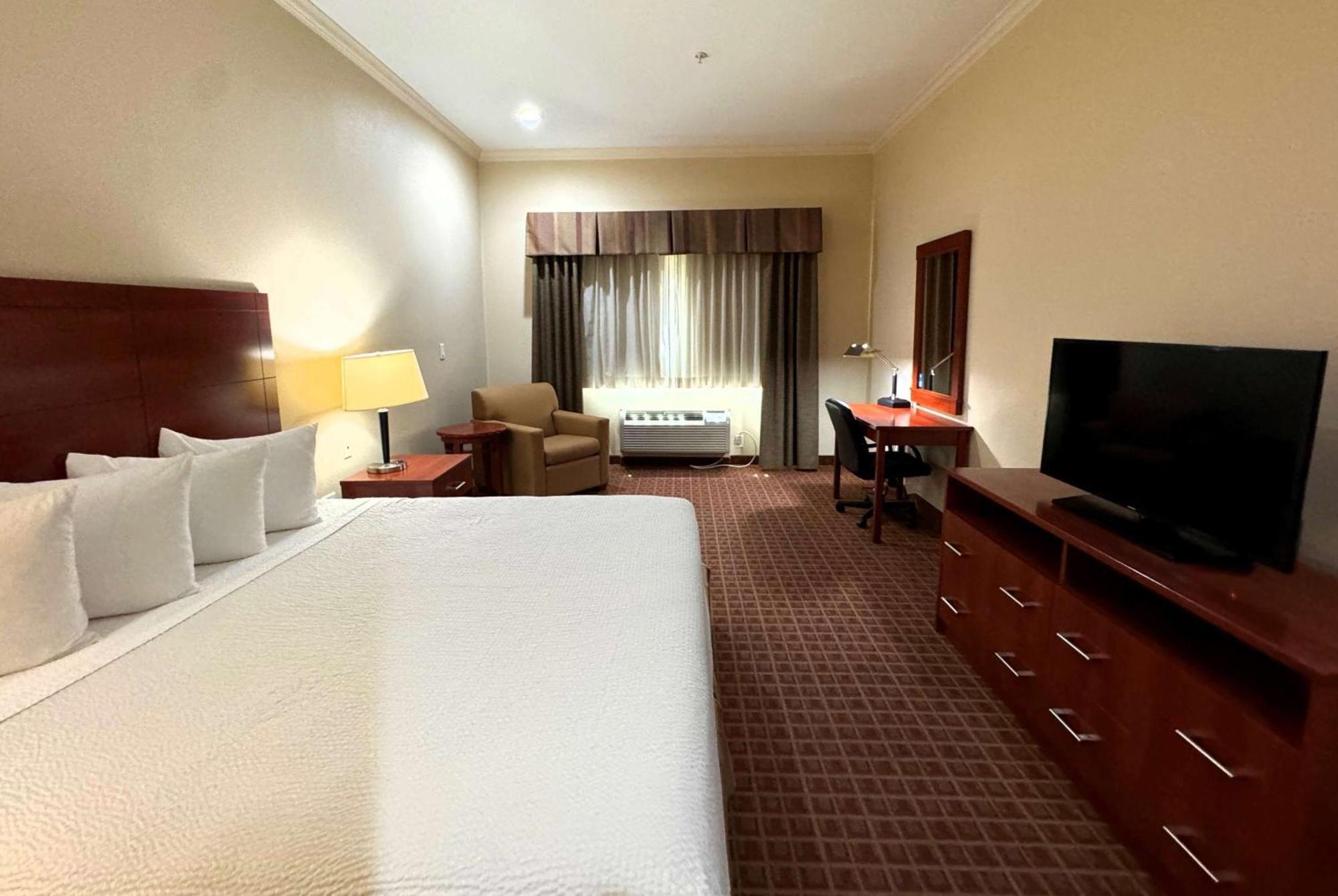 Ramada By Wyndham College Station Hotel Bagian luar foto