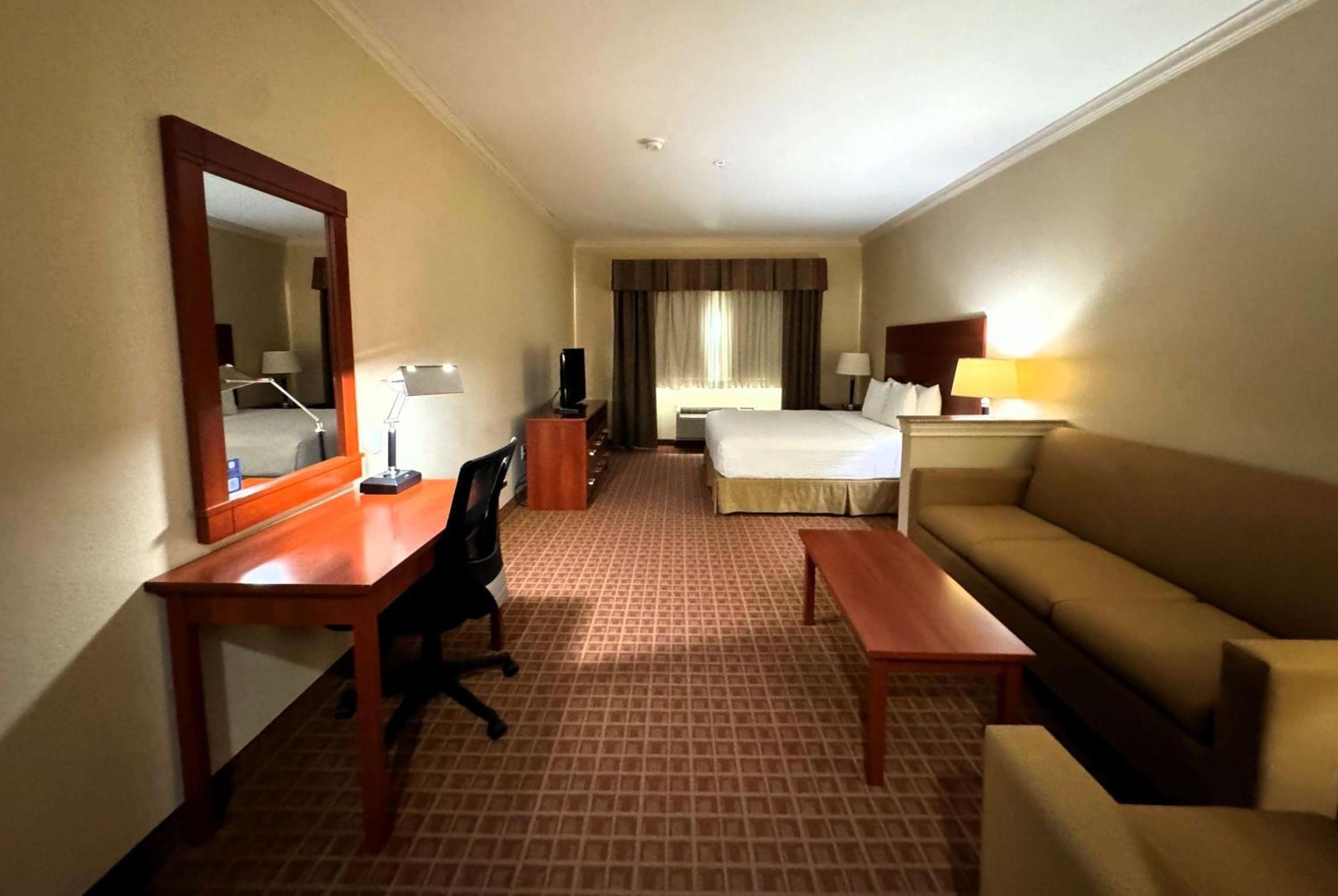 Ramada By Wyndham College Station Hotel Bagian luar foto