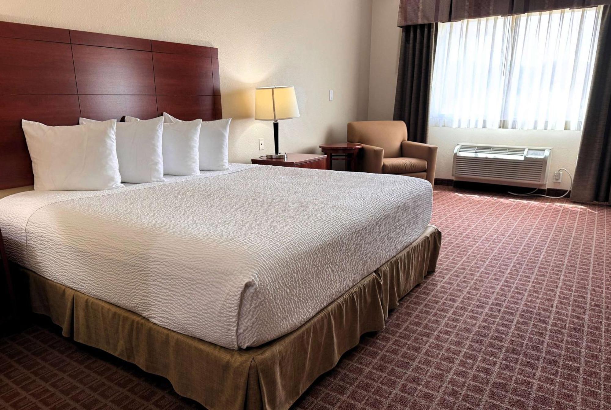 Ramada By Wyndham College Station Hotel Bagian luar foto