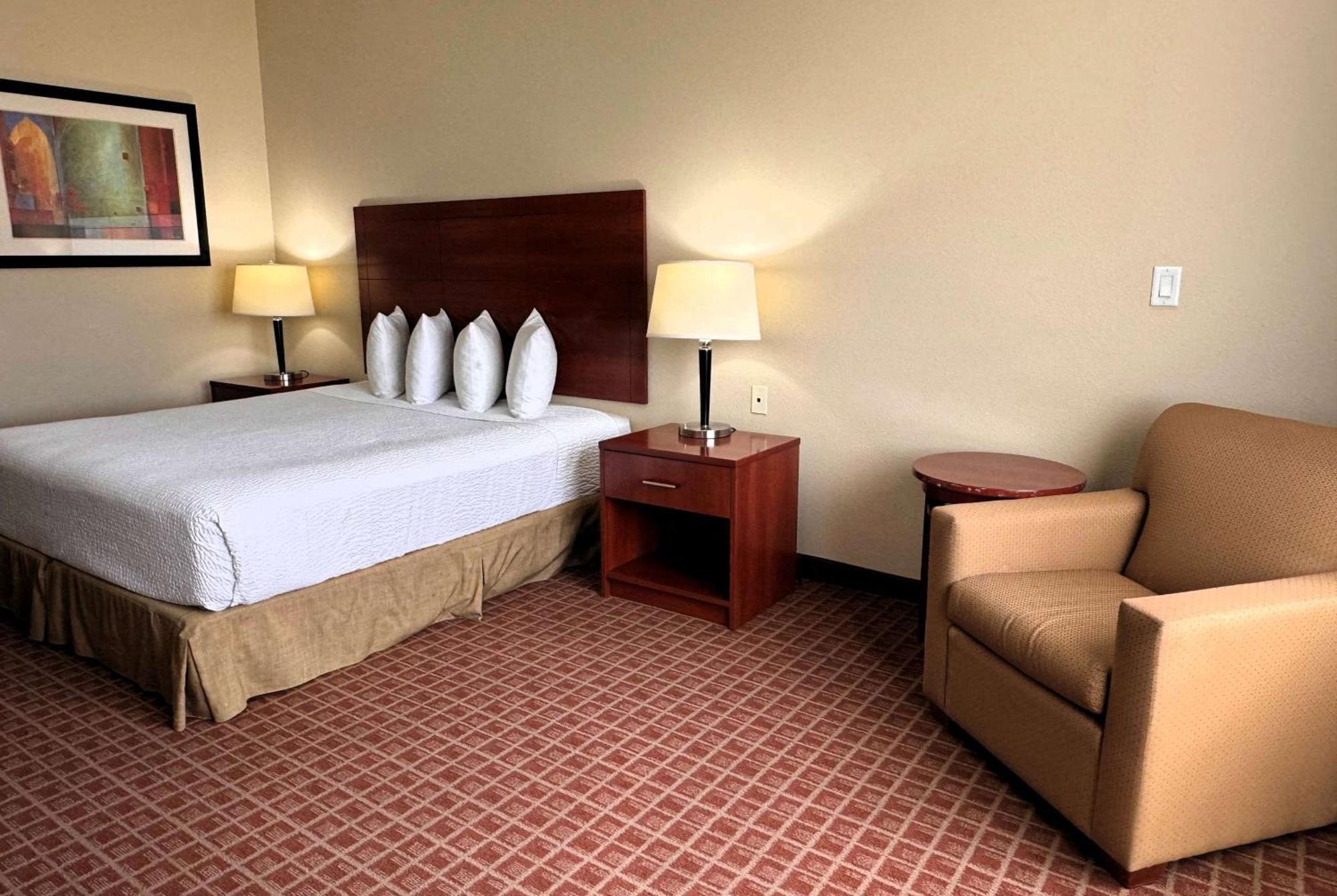 Ramada By Wyndham College Station Hotel Bagian luar foto