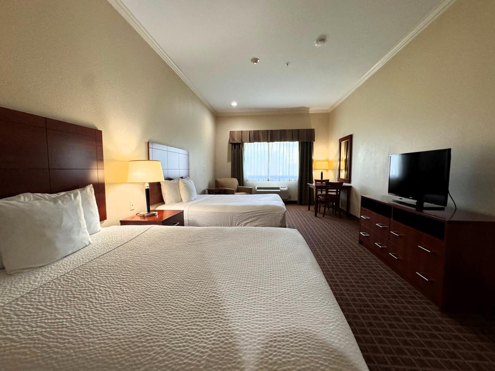 Ramada By Wyndham College Station Hotel Bagian luar foto