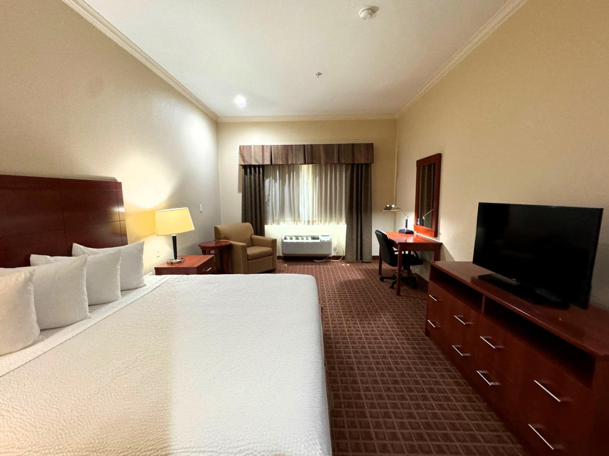 Ramada By Wyndham College Station Hotel Bagian luar foto