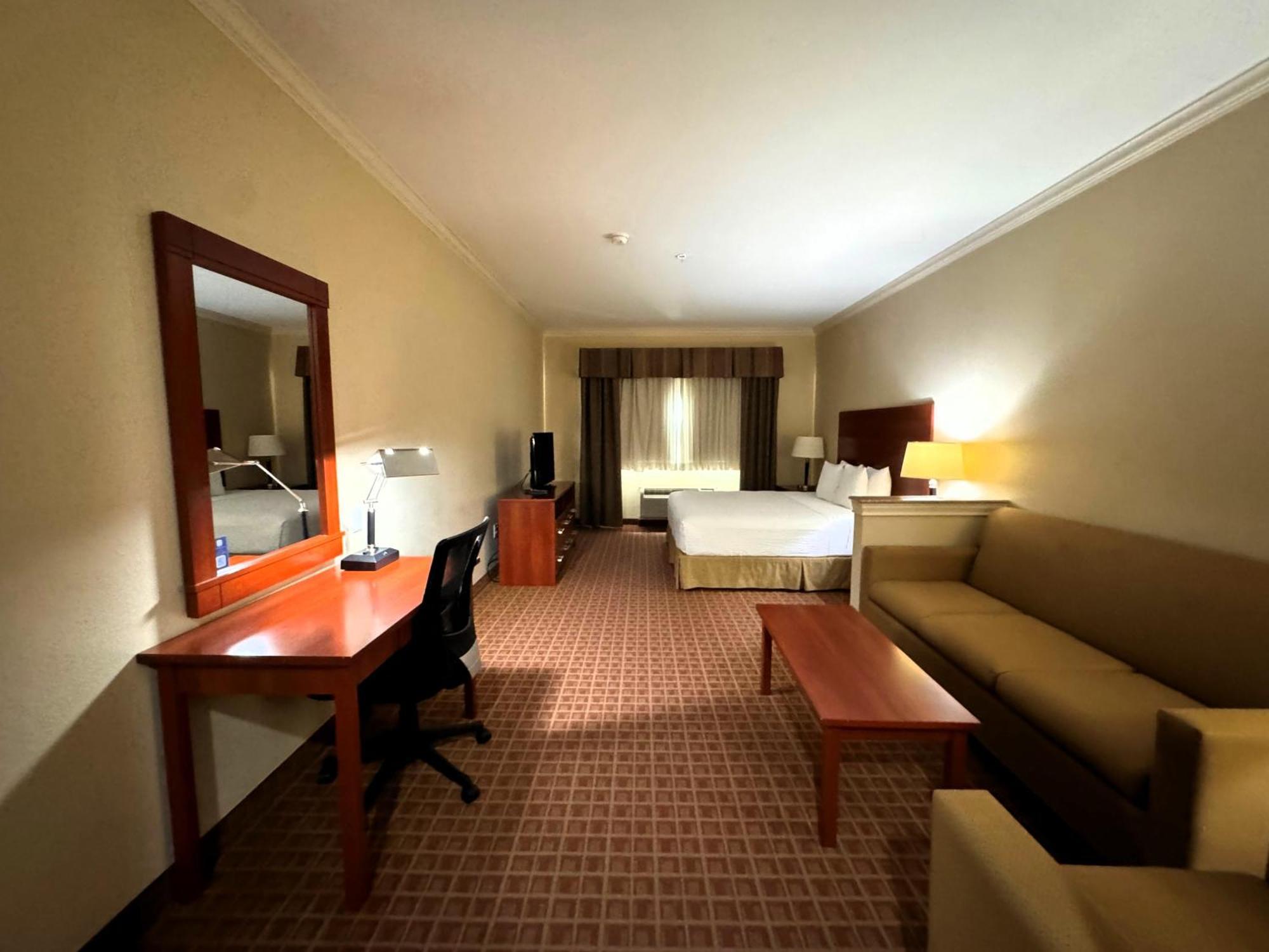 Ramada By Wyndham College Station Hotel Bagian luar foto