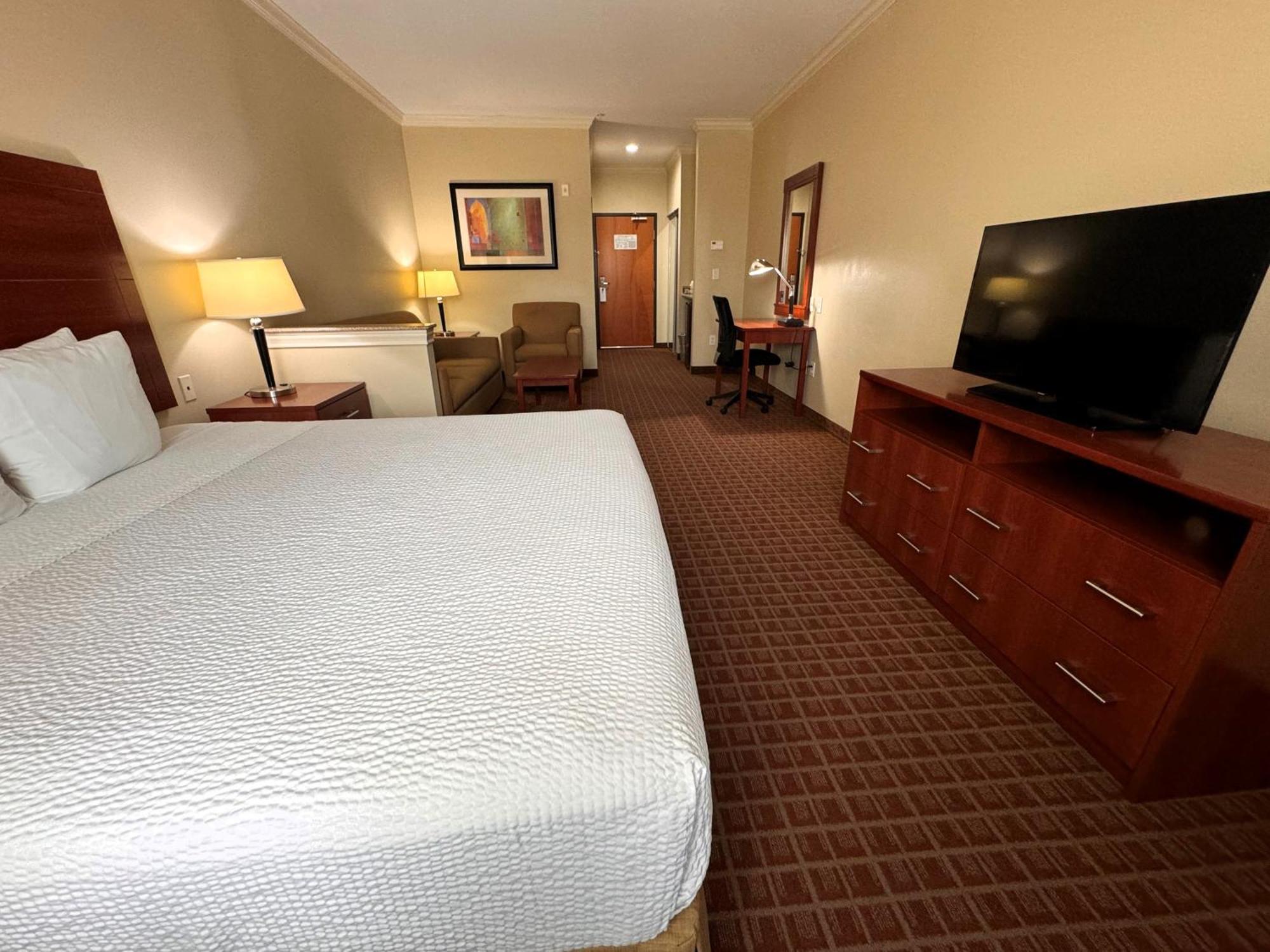 Ramada By Wyndham College Station Hotel Bagian luar foto