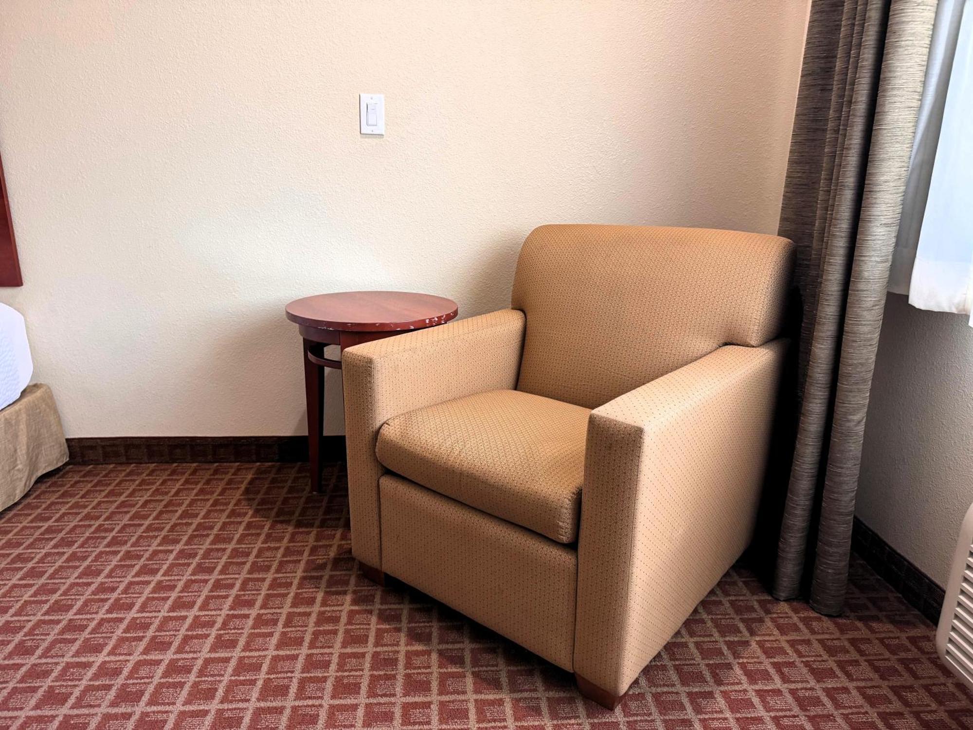 Ramada By Wyndham College Station Hotel Bagian luar foto