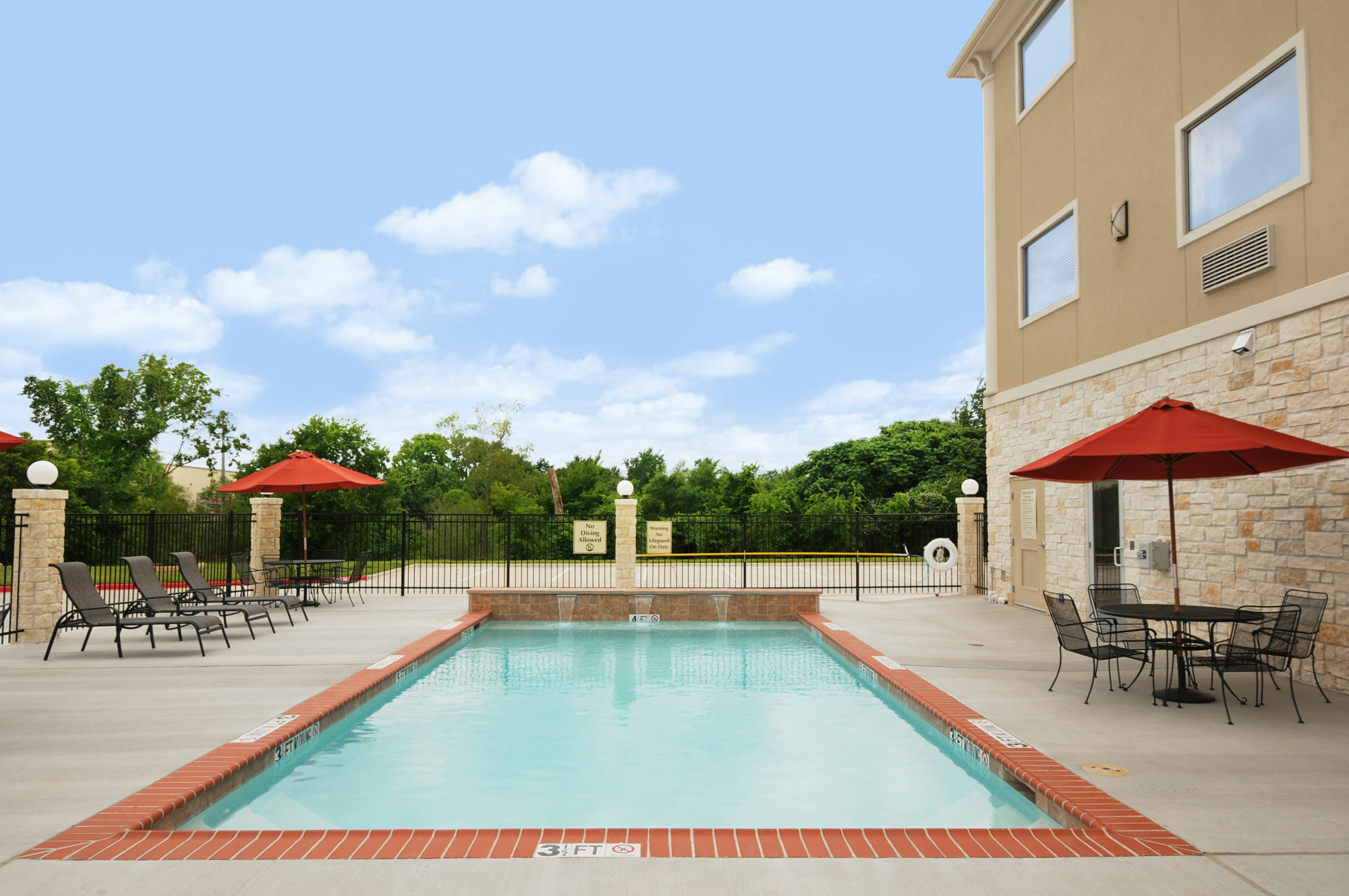 Ramada By Wyndham College Station Hotel Fasilitas foto