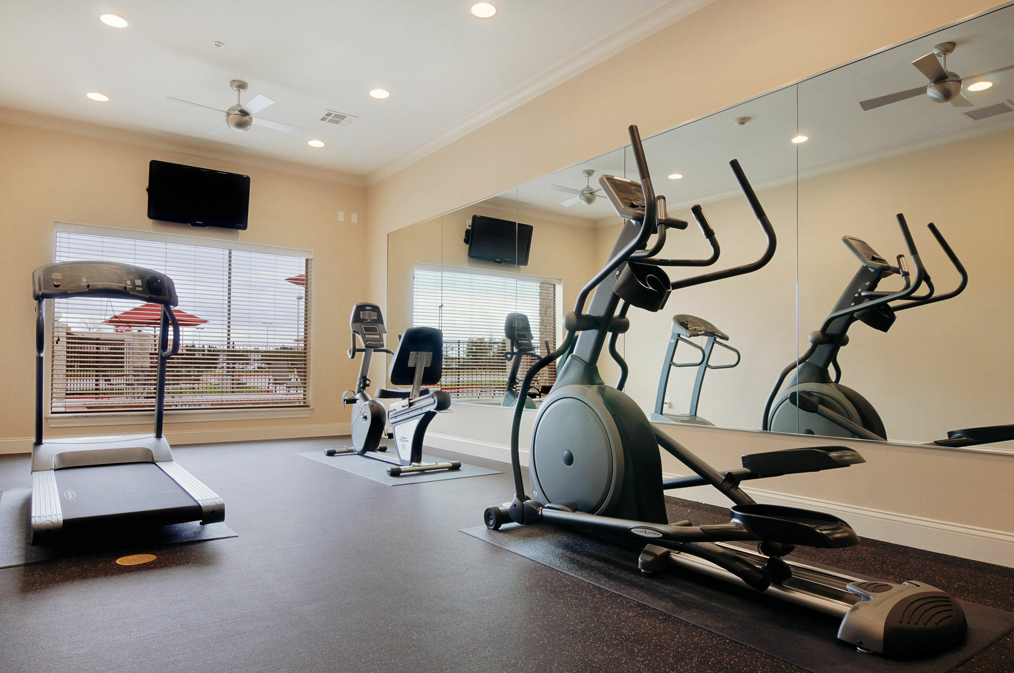 Ramada By Wyndham College Station Hotel Bagian luar foto
